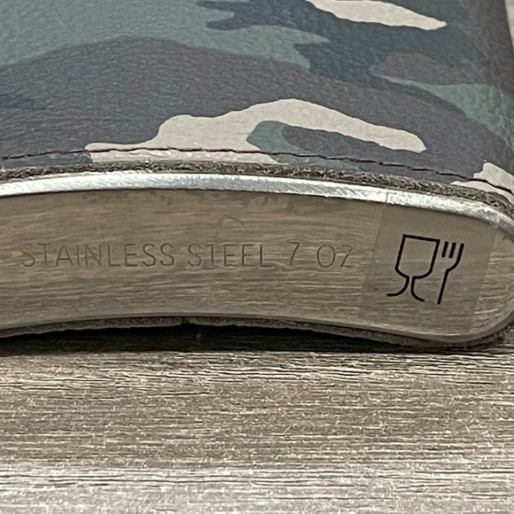 7oz Stainless Steel Camouflage Flask, never been used - Picture 3 of 4